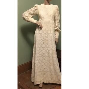 VINTAGE LANZ ORIGINAL 70s IVORY LACE w/BISHOP SLEEVES/EMPIRE WAIST MAXI DRESS